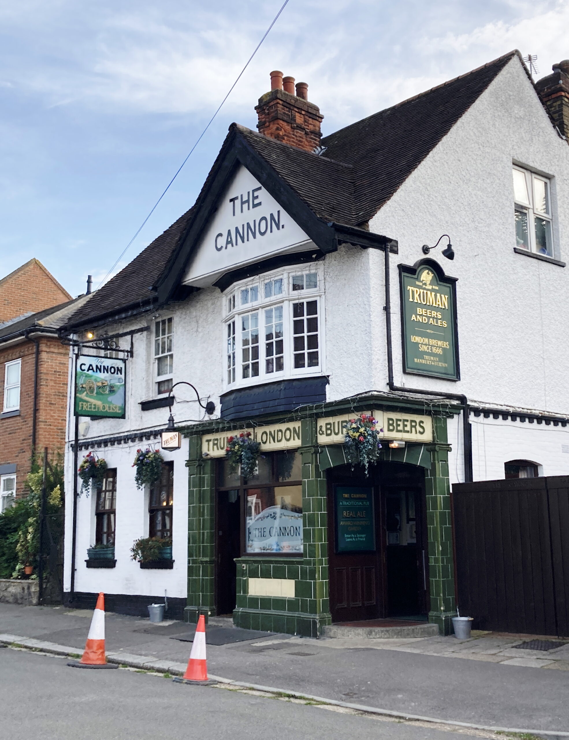 An image of The Cannon pub in Brompton.