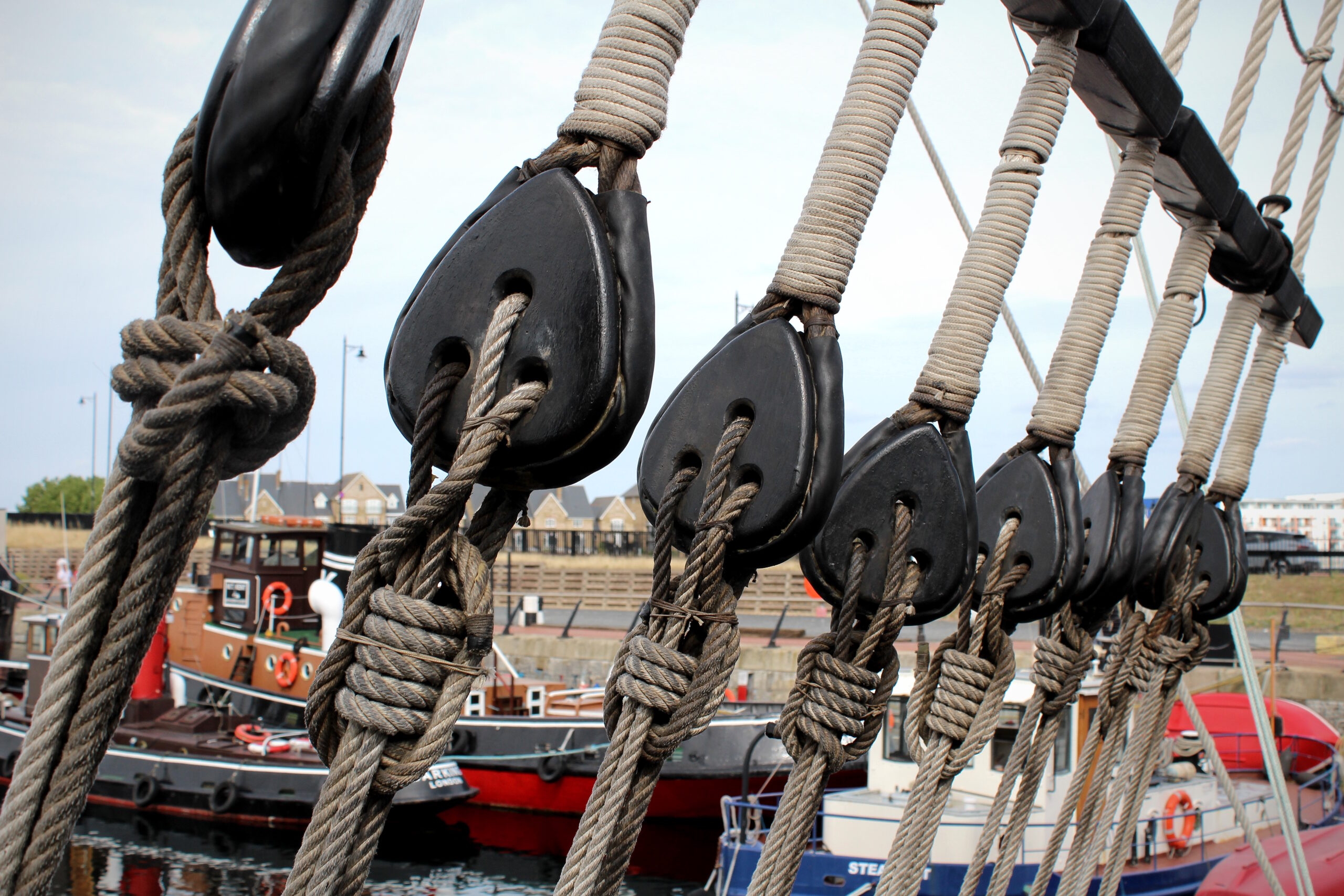 A close up shot of ropes and fixings on the Nao Victoria.